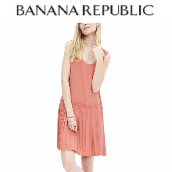 Banana Republic Dresses & Skirts - BANANA REPUBLIC drop waist pleated dress